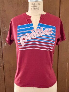 SPECTACULAR VINTAGE PHILLIES TEE 1970's